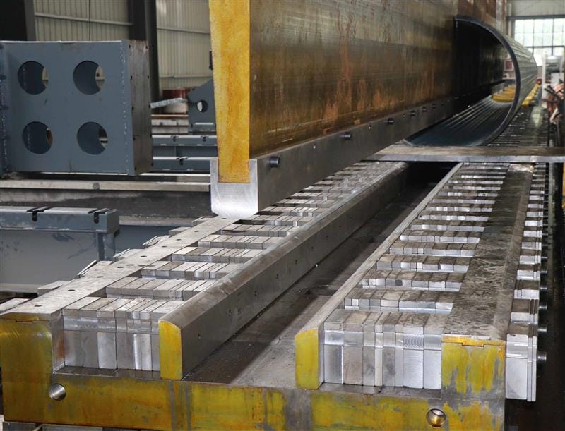 Key Features of the JCO Pipe Fabrication Machine
